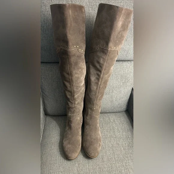 Aerosoles Suede Brown Boots with studded accents size women’s 10 - Picture 4 of 10